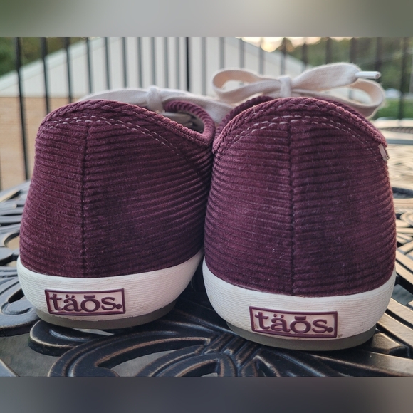 Taos Women's Guest Star Sneakers Size 8 - Picture 6 of 9